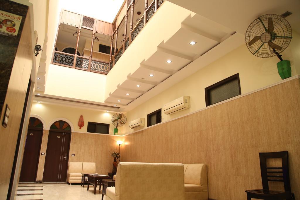 Hotel Wall City Ню Делхи Екстериор снимка