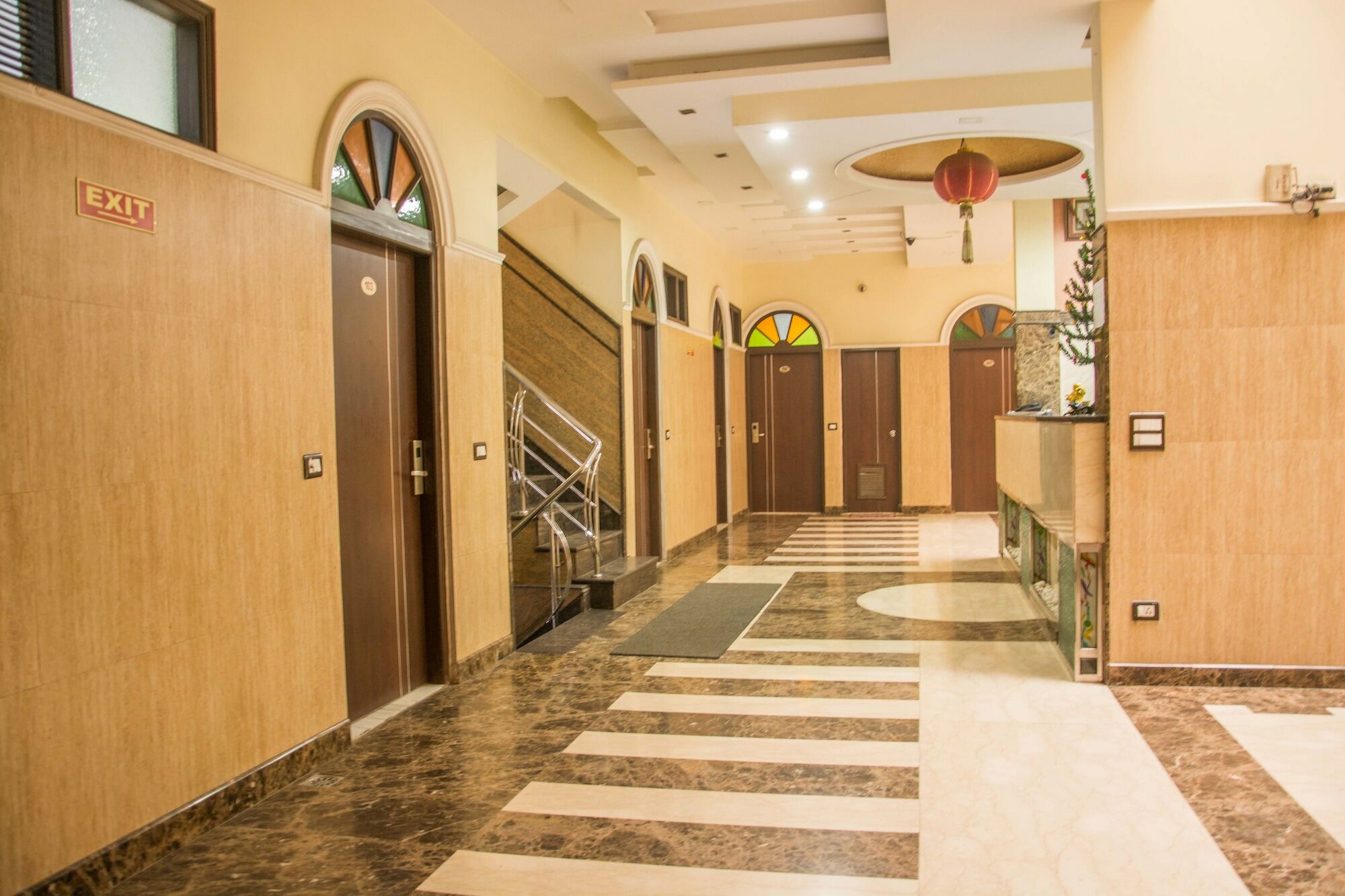 Hotel Wall City Ню Делхи Екстериор снимка